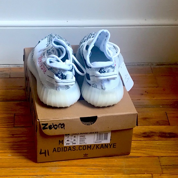Adidas YEEZY Boost 350 Zebra Black Size 8 - Picture 12 of 14